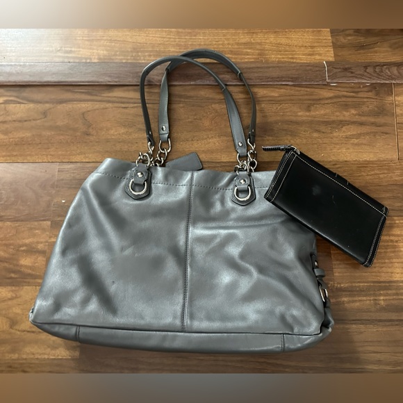 Gray Coach purse - Picture 4 of 6